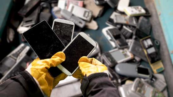 handling e-waste smartphones